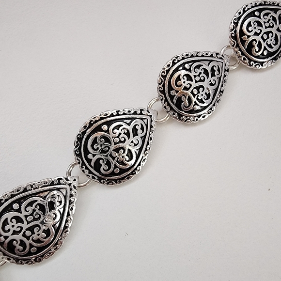 NWT Embossed Antique Metal Teardrop Magnetic Link Bracelet - Picture 6 of 9